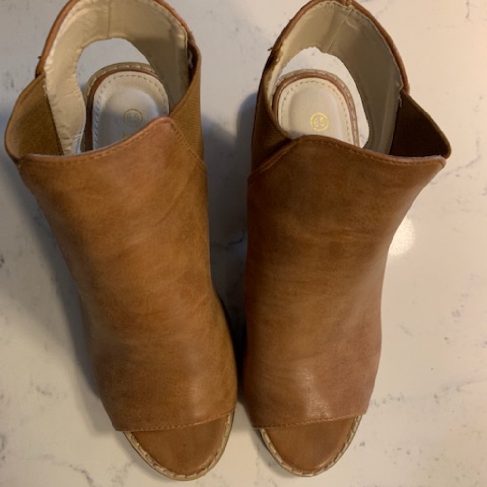 Esme Faux Leather Bootie - 6.5